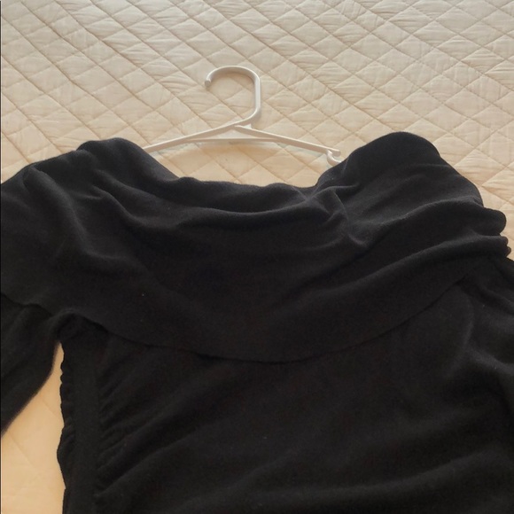 Off the shoulder sweater - Picture 2 of 3